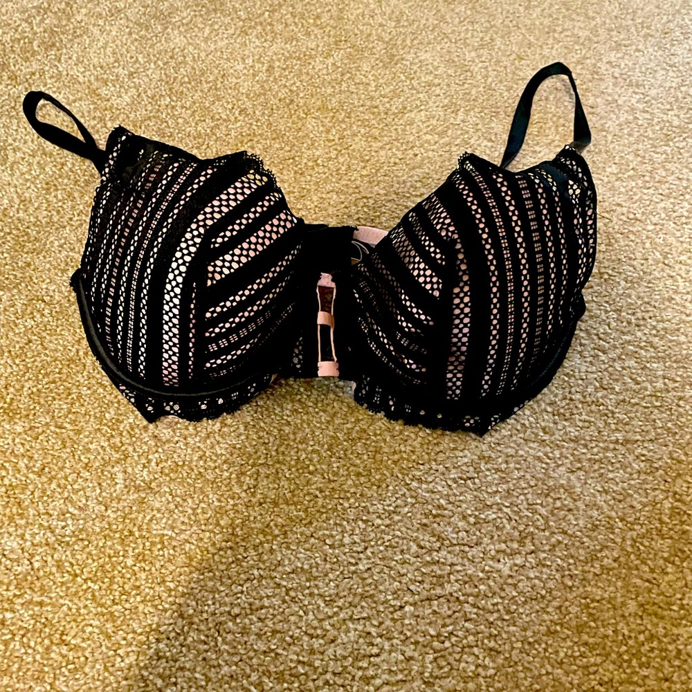Victoria’s Secret bra size 32DD